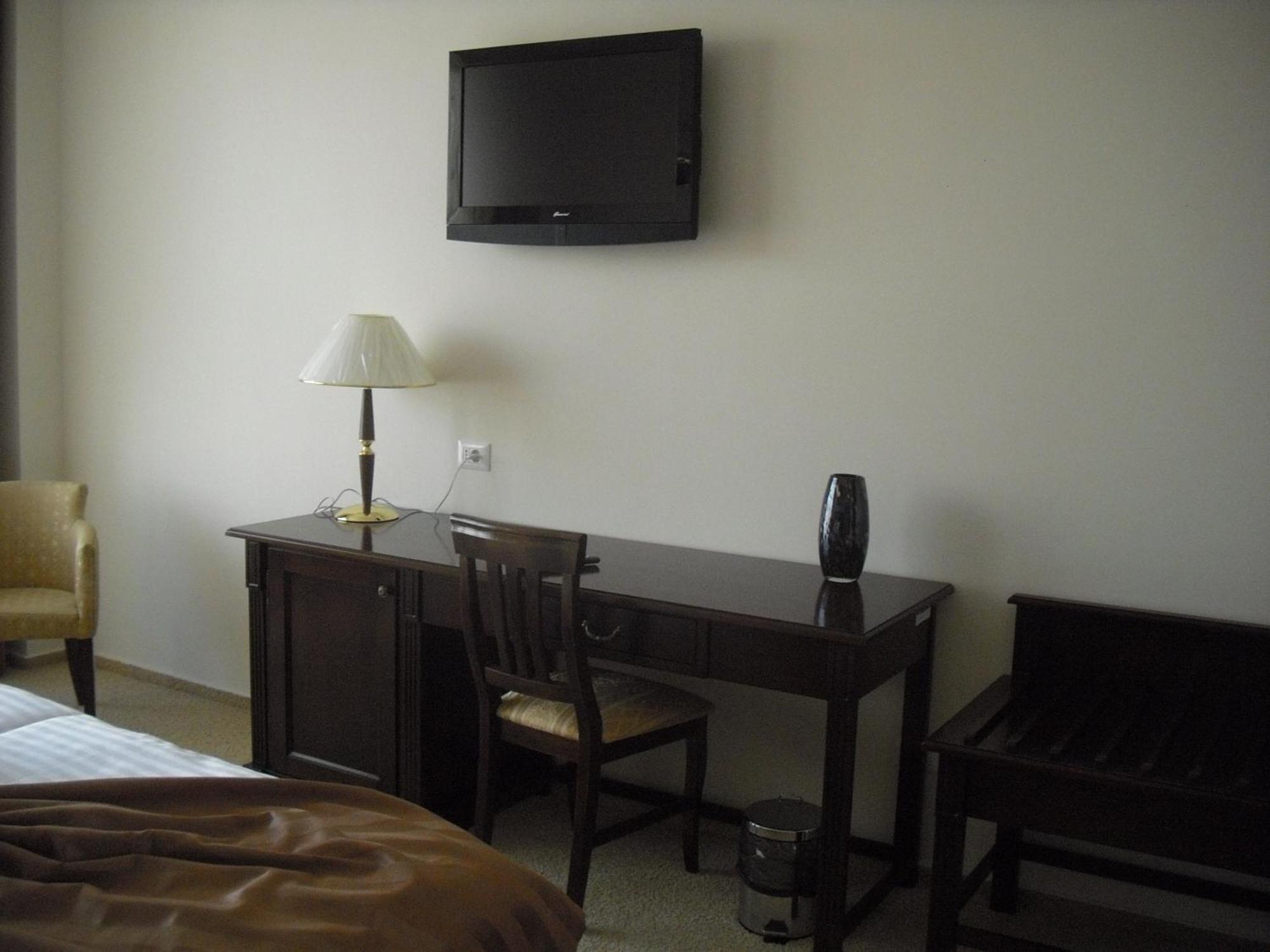 קריובה Hotel Rexton מראה חיצוני תמונה